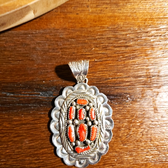 Vintage Sterling Silver Coral Pendant - Picture 3 of 9